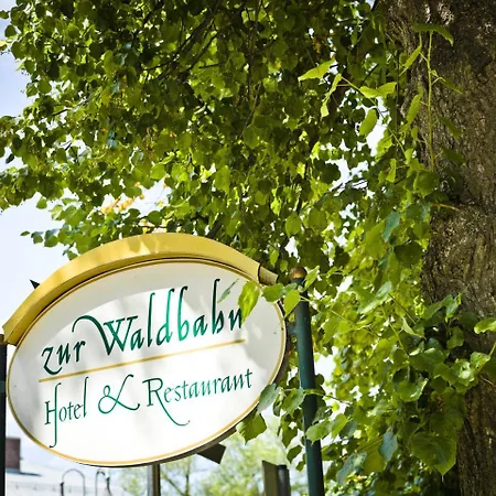 Zur Waldbahn 4*
