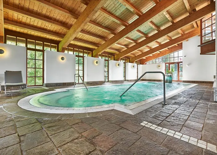 Hotel Zur Waldbahn 4*