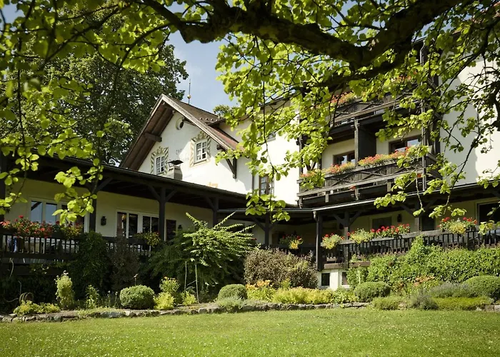 Hotel Zur Waldbahn 4*