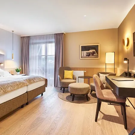 Hotel Zur Waldbahn 4*