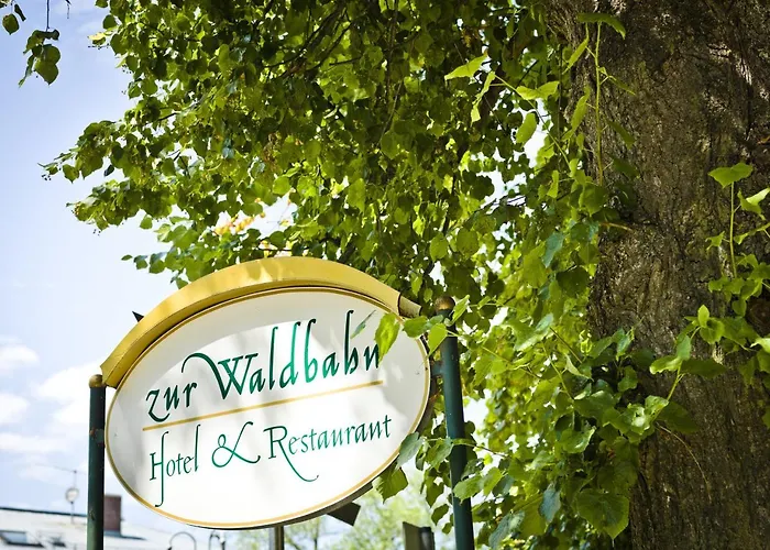Zur Waldbahn 4*